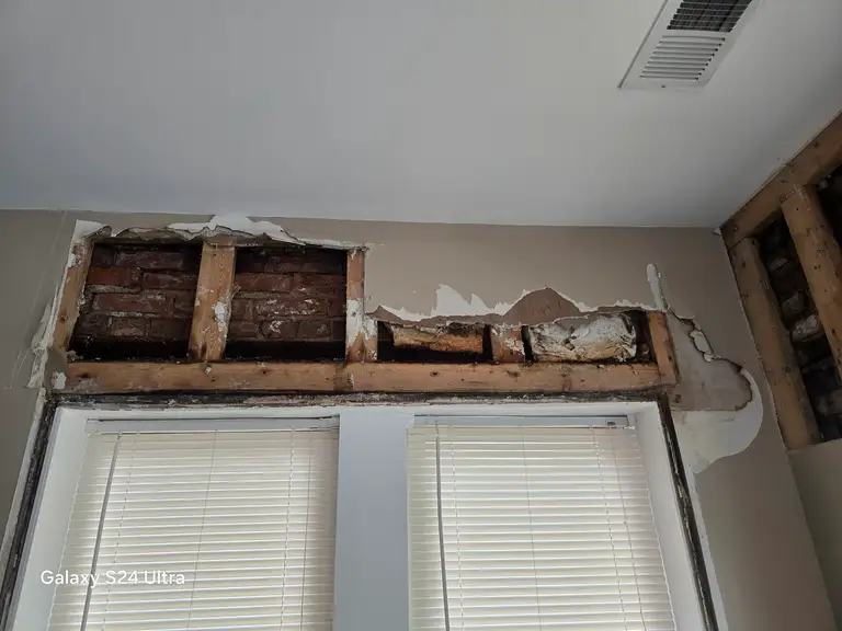 Rotten window header